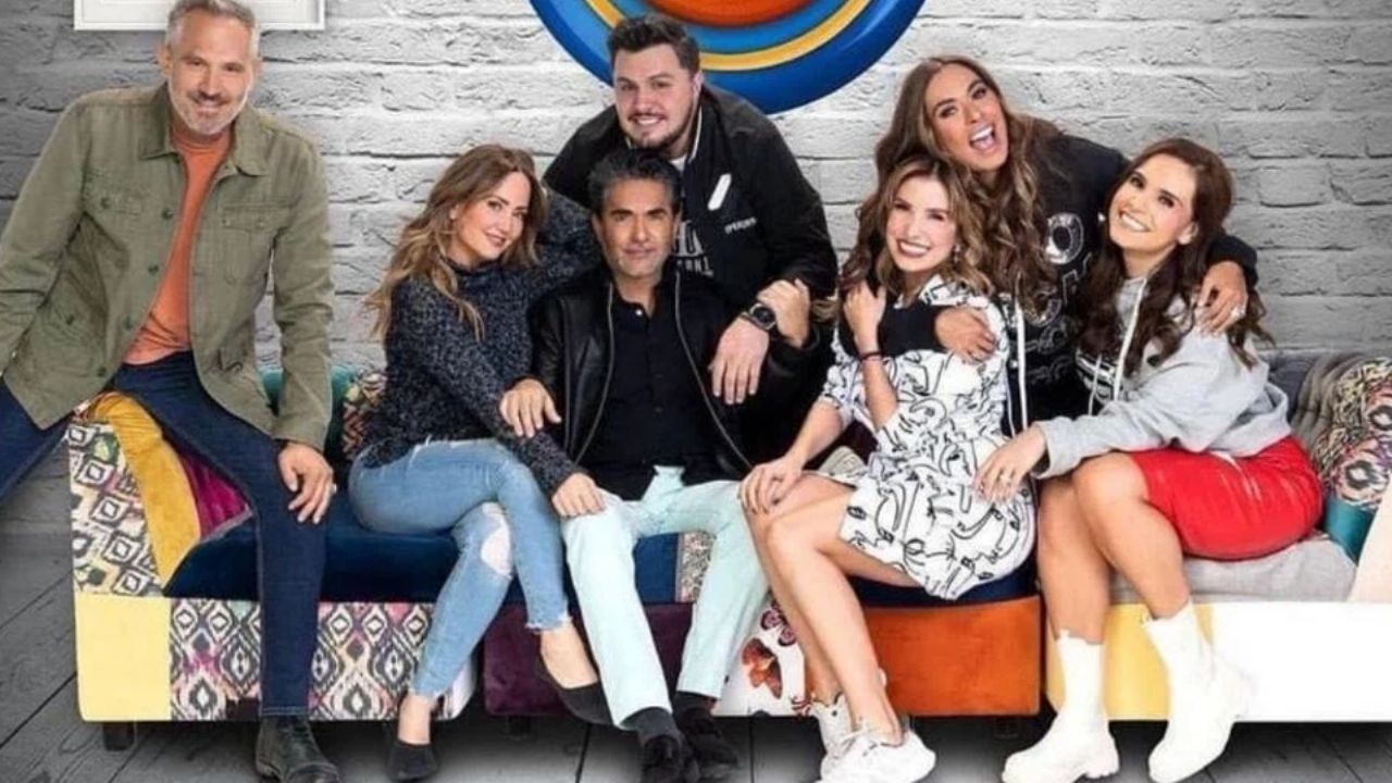 ¿Sale del clóset? Captan a conductor de ‘Hoy’ dando beso a actriz trans y se lo comen vivo