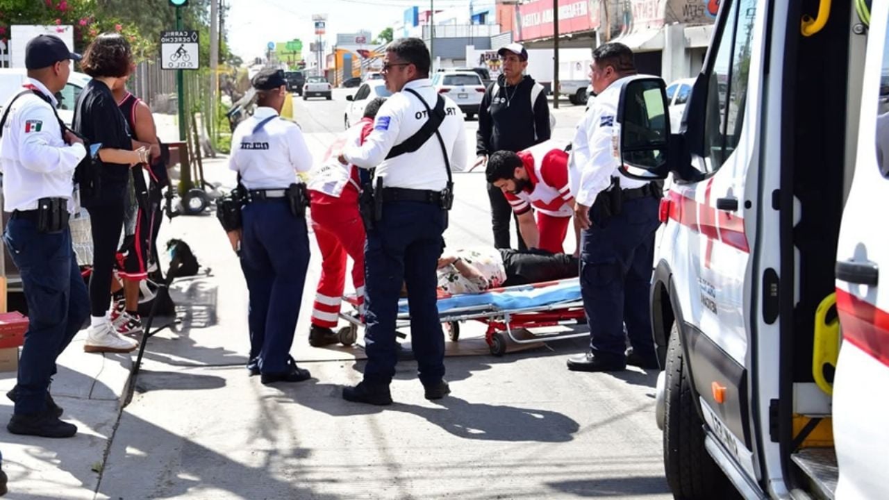 Arrollan a tres peatones en el centro de Hermosillo; una adulta mayor, entre los heridos