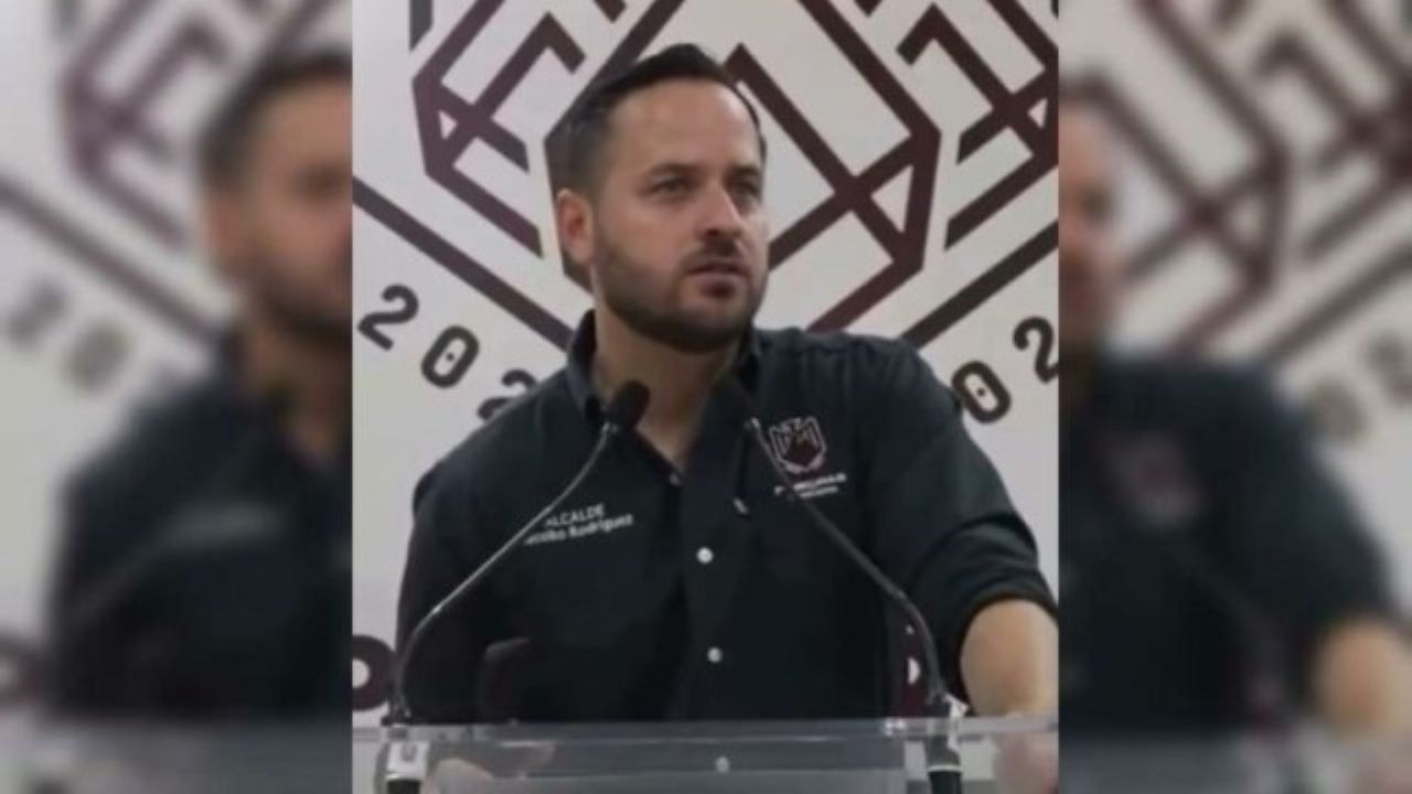 (VIDEO) Alcalde de Piedras Negras ENFURECE y confronta a periodistas: “Te la pasas molestando”