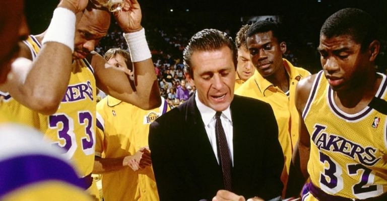 Riley dirigió a grandes estrellas de los Lakers