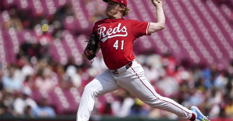 Abbott se fue sin decisión ante Milwaukee