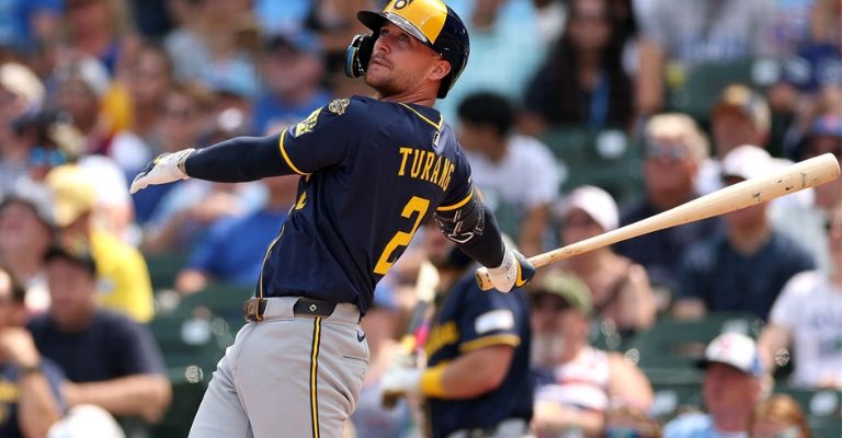 Turang fue clave en la victoria con su madero