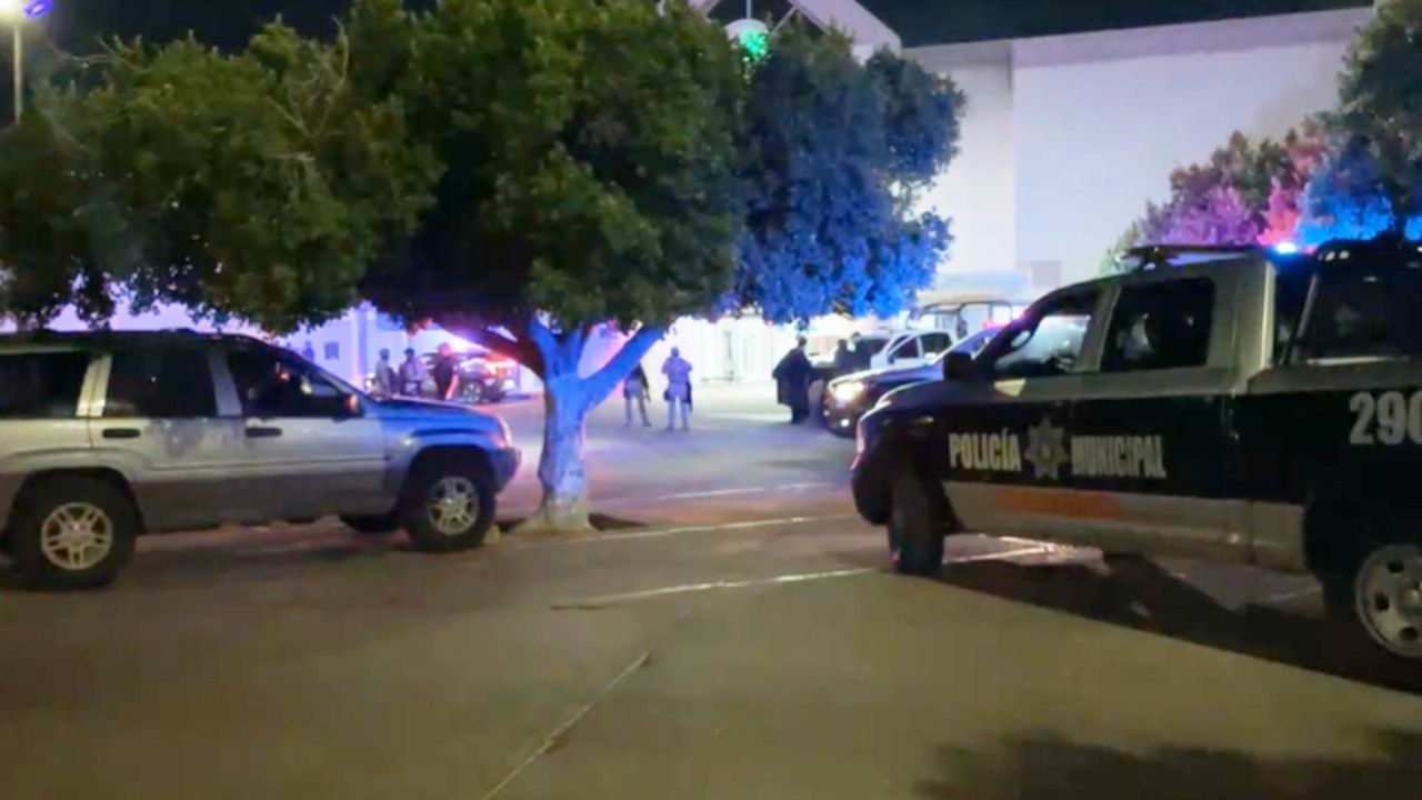 Se registra despojo de dinero y disparos en estacionamiento de plaza en Ciudad Obregón
