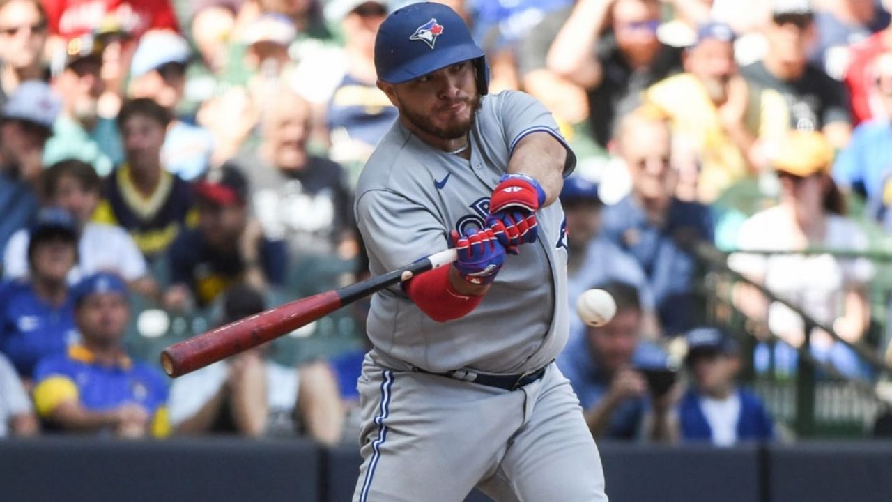 Kirk sigue ‘on fire’; dispara jonrón y los Blue Jays apalean a los Pirates