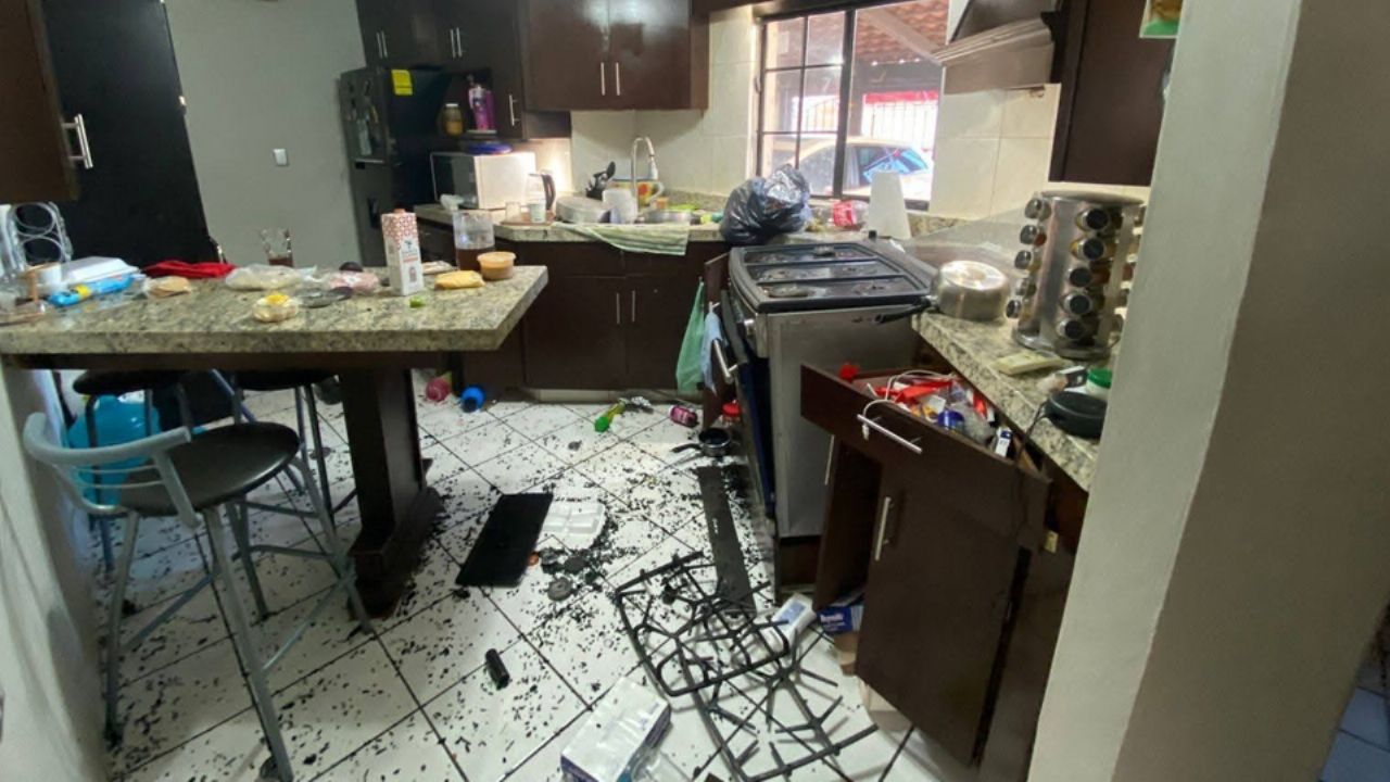 Ciudad Obregón: Explota cocina en vivienda de la colonia Campestre; reportan tres lesionados