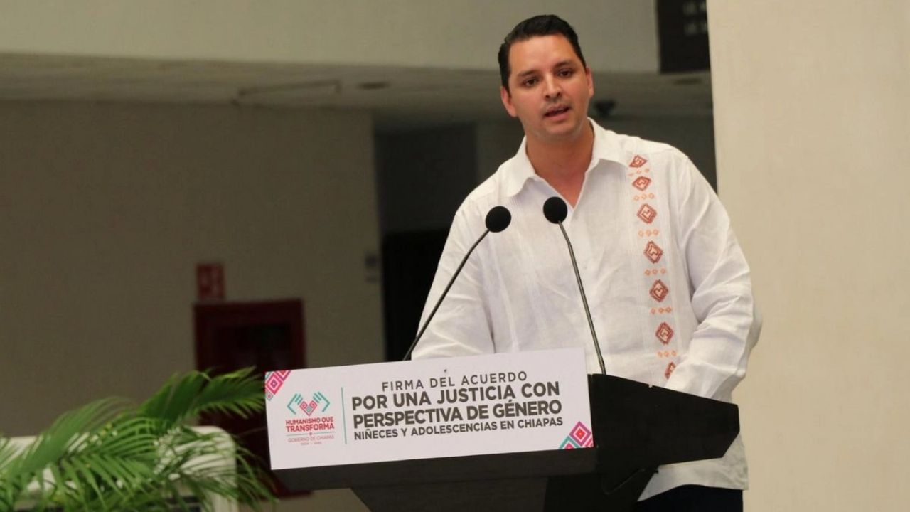 Accidente en CDMX: Ministro electo Arístides Guerrero es hospitalizado tras fuerte choque