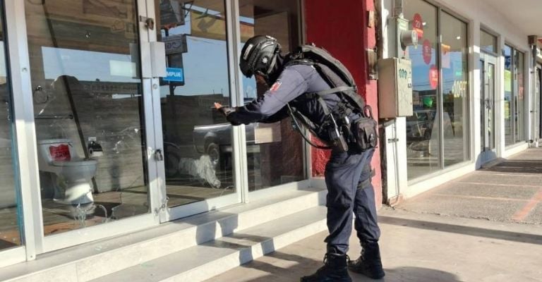 Un negocio del sector sufrió daños materiales a causa de los disturbios