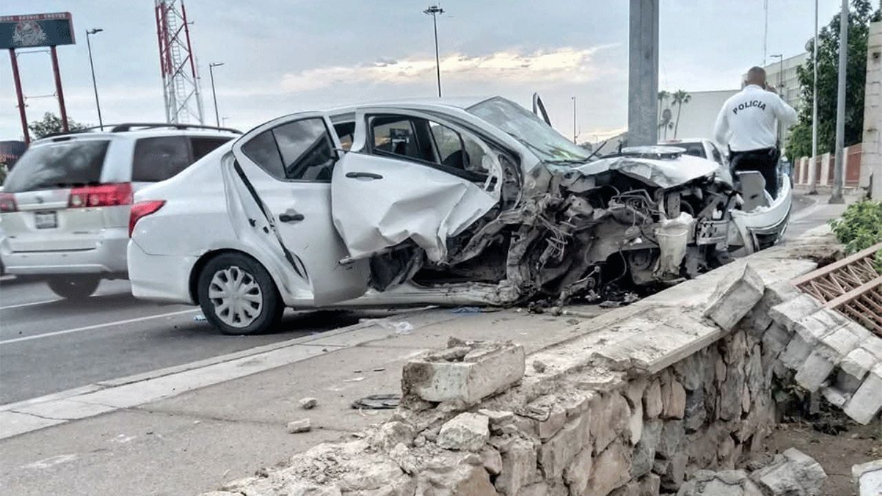 FOTOS: Dos accidentes vehiculares en Hermosillo dejan tres lesionados y bardas desplomadas