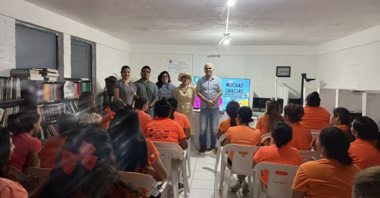 Mara Romero ha dedicado más de 20 años a La Letra Escarlata