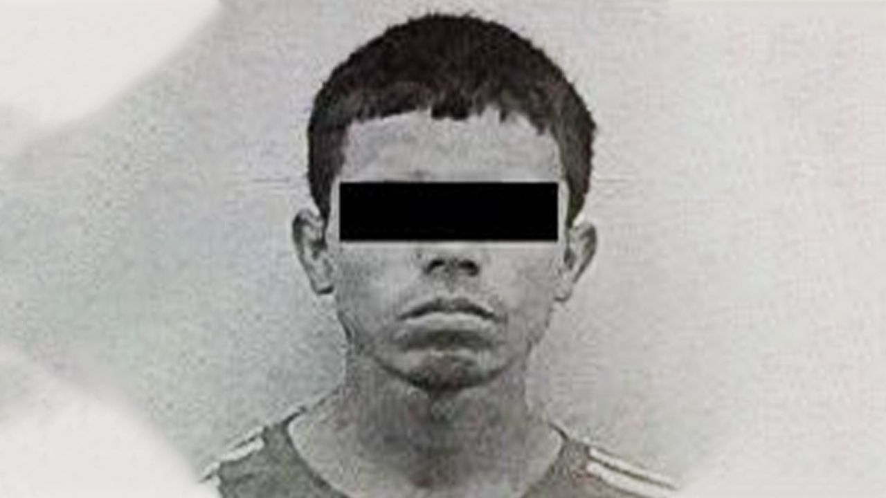 Armado con pistola, joven ladrón amenazó de muerte a empleados de negocio en Hermosillo