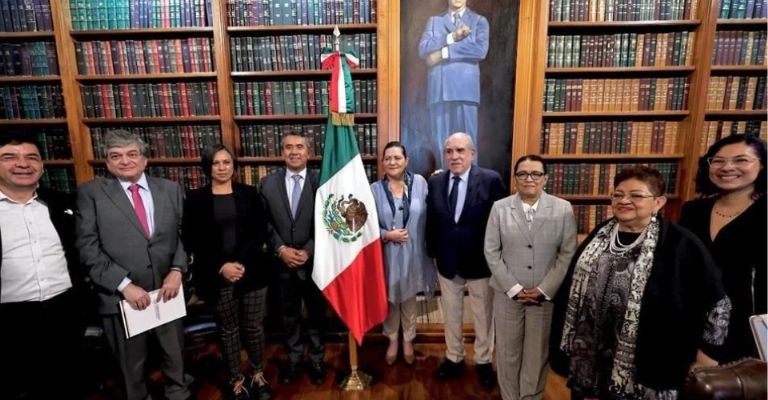 Consejeros e integrantes de la Comisión Presidencial 