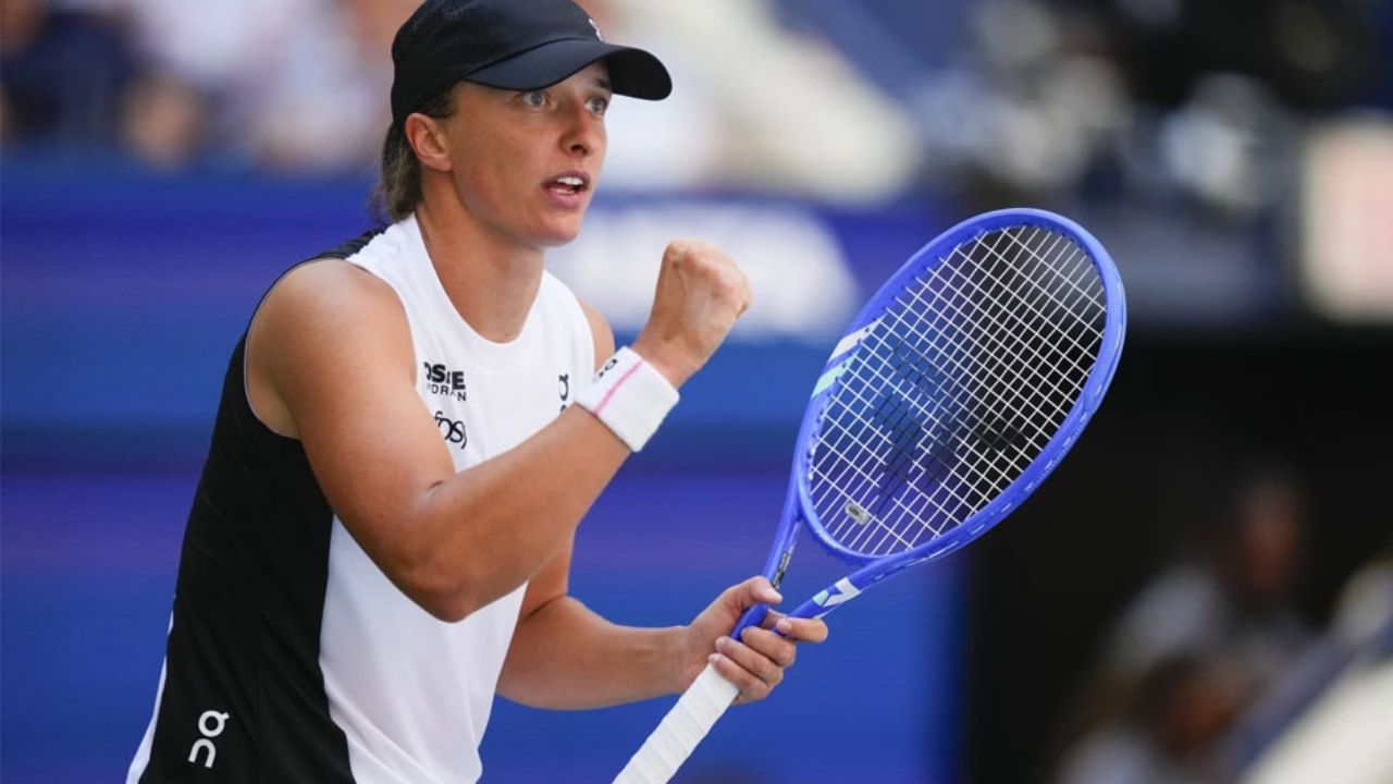 Swiatek y Sinner inician fácil la defensa de sus títulos en el US Open