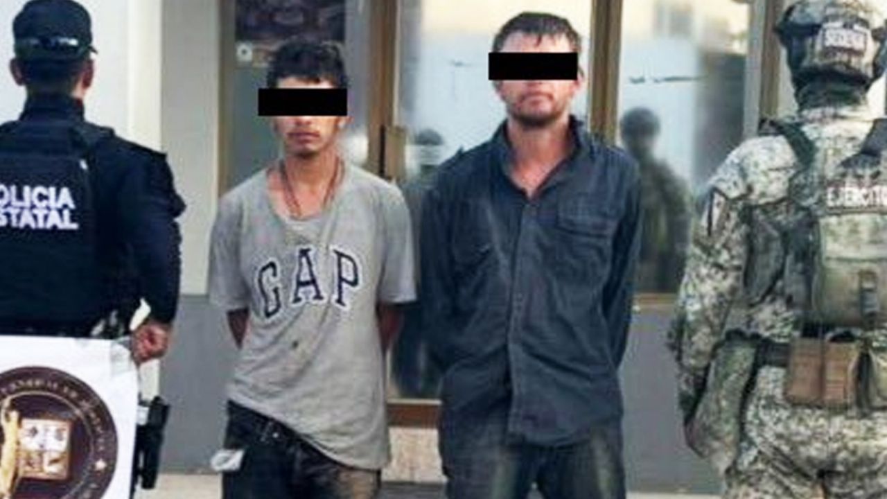 Intentaron escapar: Arrestan a dos sujetos con 40 envoltorios de droga al norte de Sonora