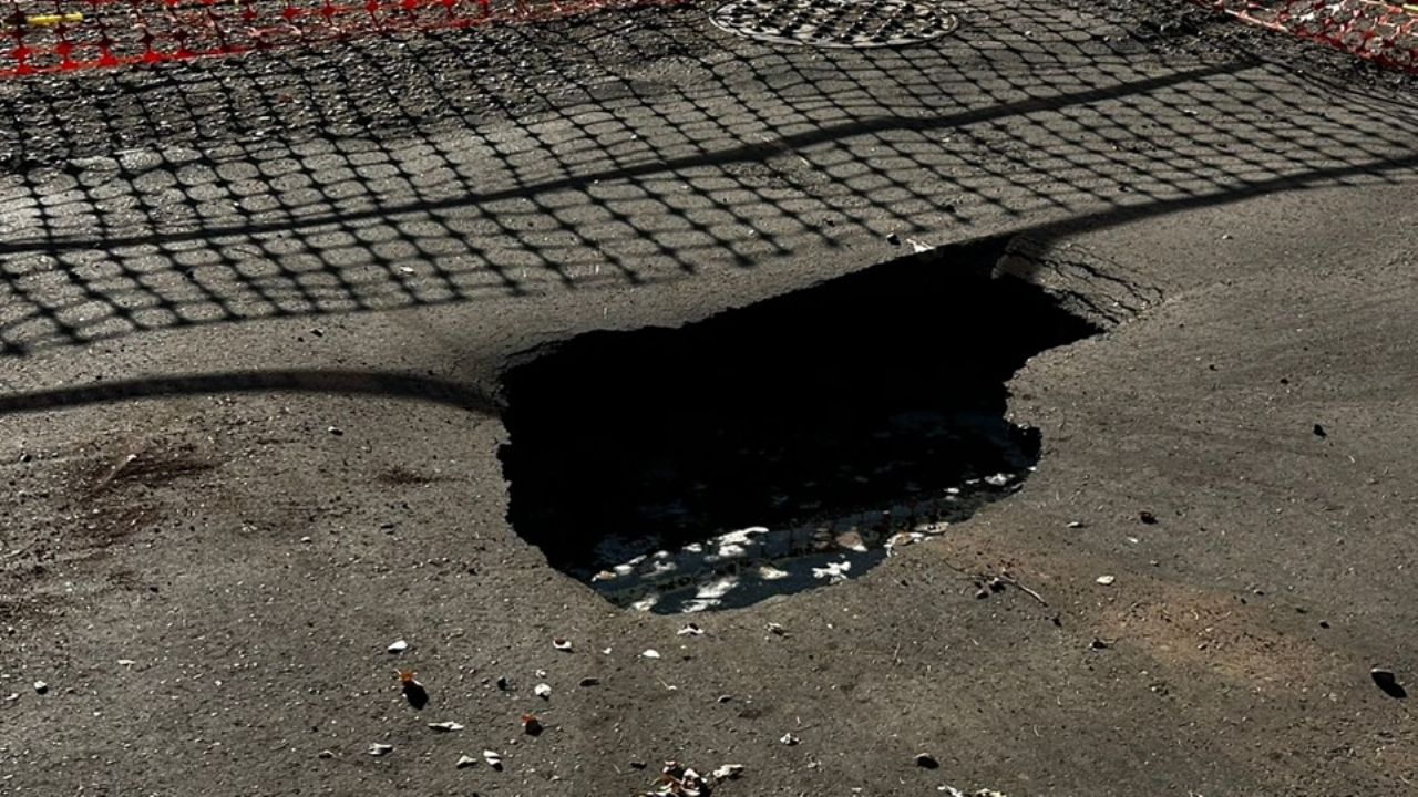 Alerta en el sur de Ciudad Obregón: Se forma enorme socavón en la Jalisco y 400