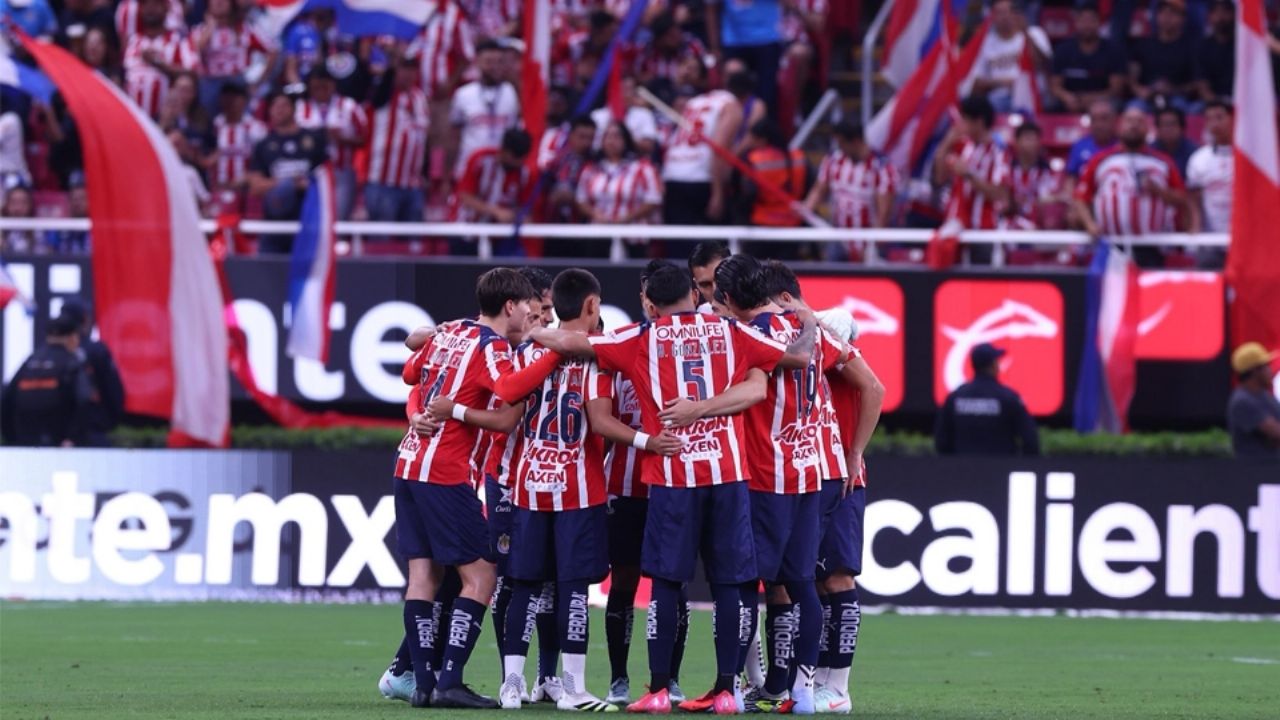 Afición de las Chivas del Guadalajara encara a directivos tras malos resultados del ‘Rebaño’