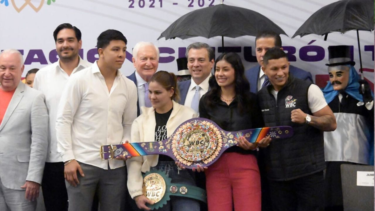 ‘Canelo’ y Crawford pelearán por una corona especial del CMB: Presentan el cinturón Tlaxcala