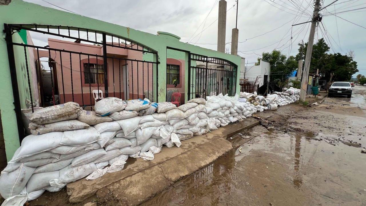 Huracán ‘Lorena’ afecta Sonora: Astiazarán coordina apoyo a familias y Sedena activa Plan DN-III-E