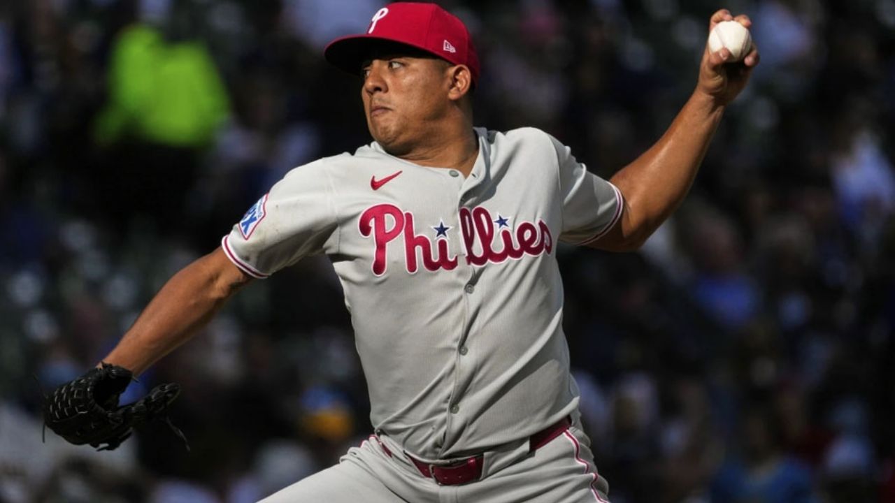 Suárez luce en la lomita y Phillies se llevan la serie ante los Brewers