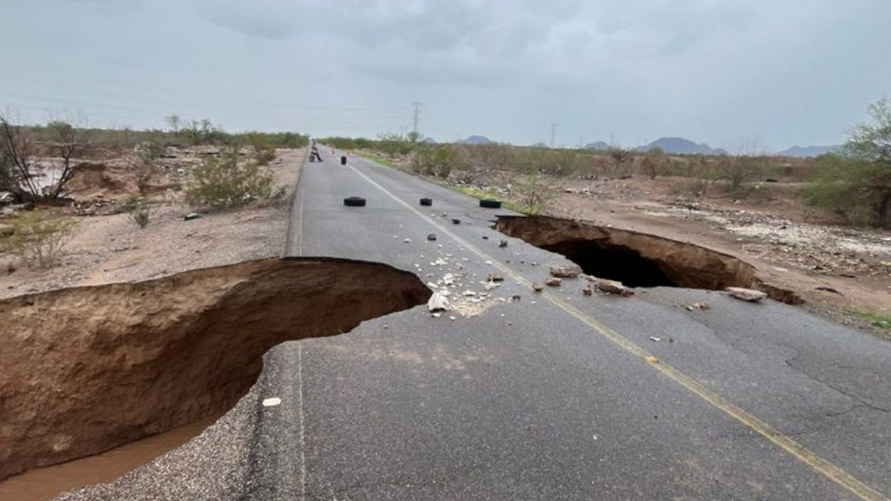 VIDEO: Se forma megasocavón en la Costa de Hermosillo por lluvias de tormenta ‘Lorena’