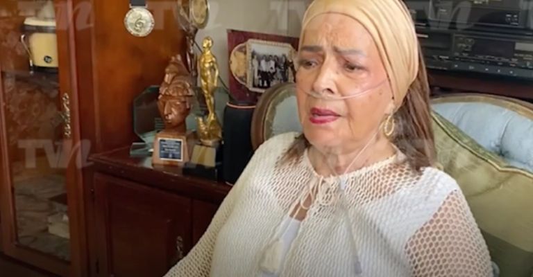 Elsa Aguirre confiesa su última voluntad al aparecer con tanque de oxígeno
