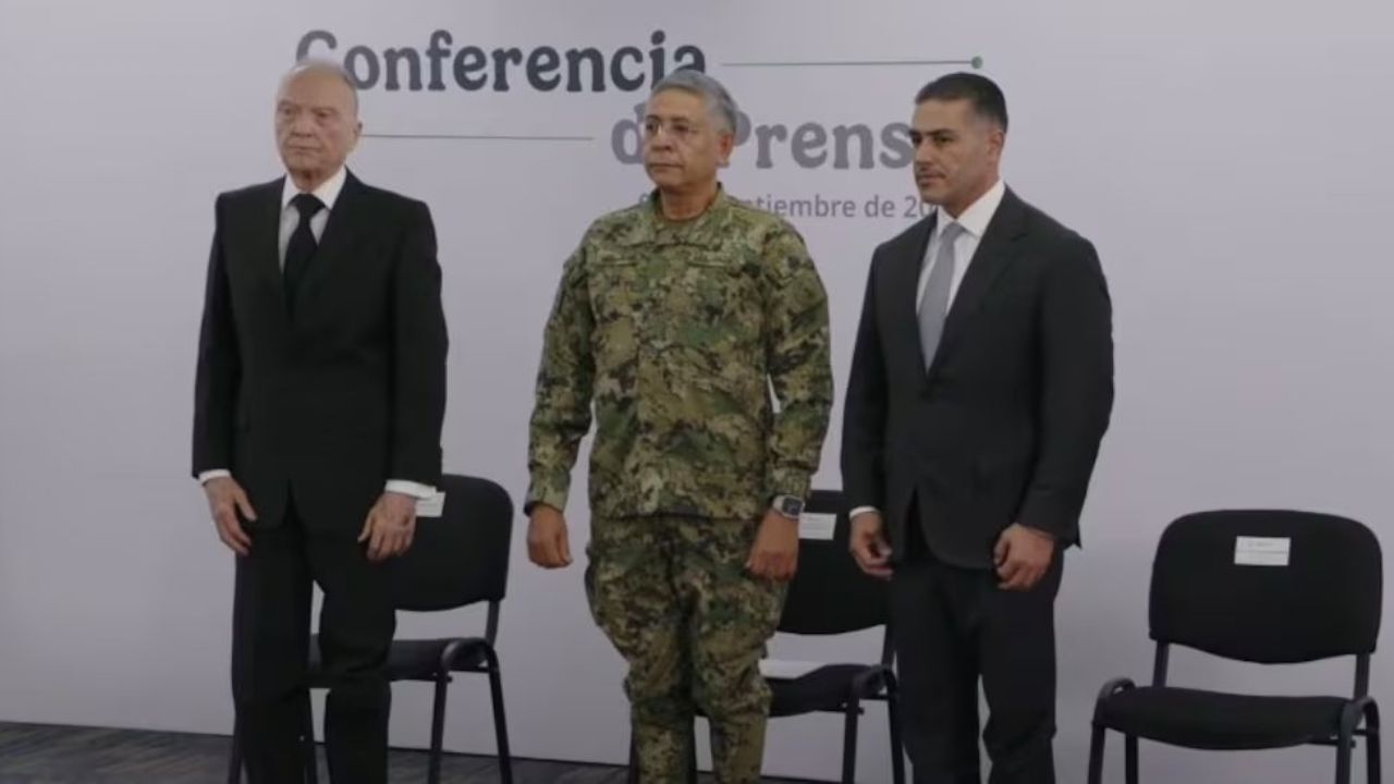 Semar, FGR y SSPC confirman la detención de 14 funcionarios y empresarios por huachicol