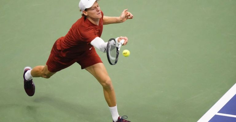 Sinner no pudo ante el poderío de su rival