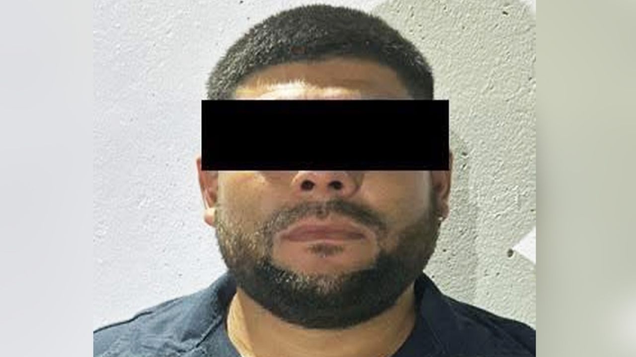 Lo paran por no llevar placas de circulación y le hallan pistola y droga en Hermosillo