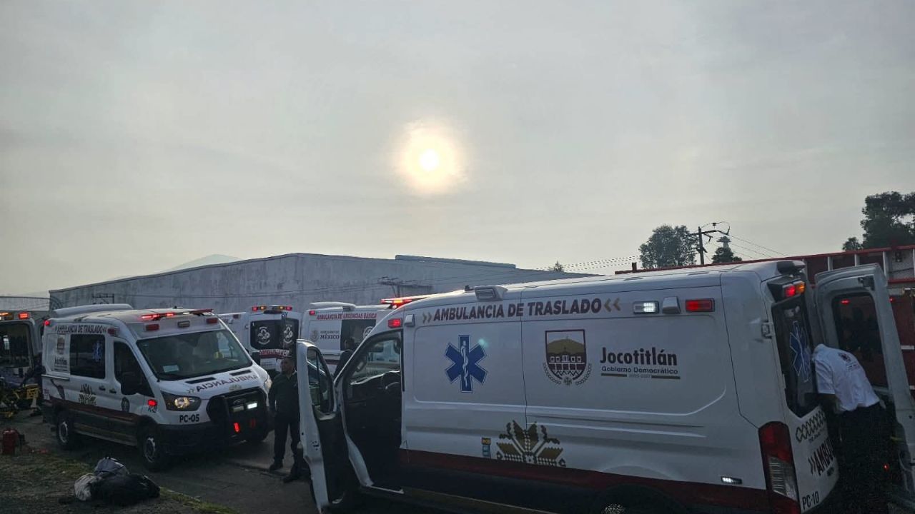 Código Rojo en Edomex: Accidente de ferrocarril y autobús deja 8 muertos y más de 40 heridos