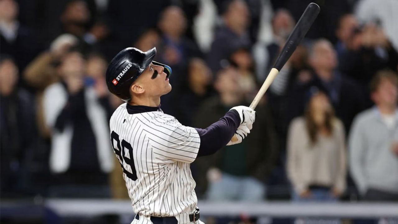 Judge supera a Yogi Berra en lista histórica de jonroneros con los Yankees