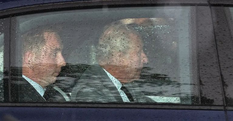 Príncipe Harry y el Rey Carlos III se reúnen por primera vez tras un año