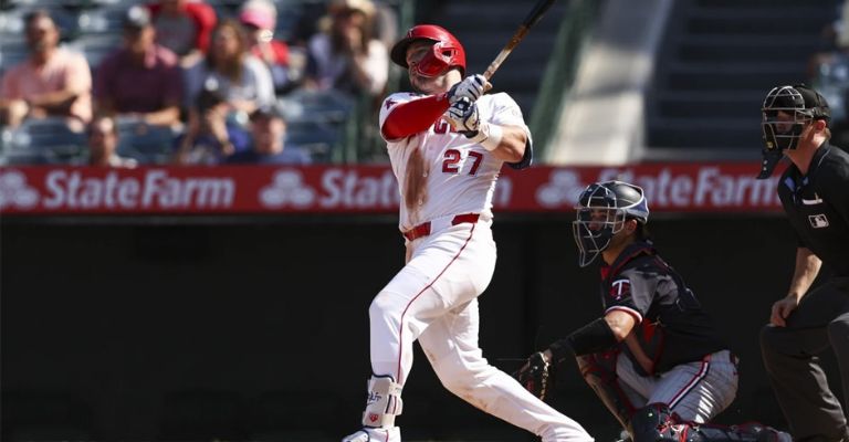 Trout respondió con el madero