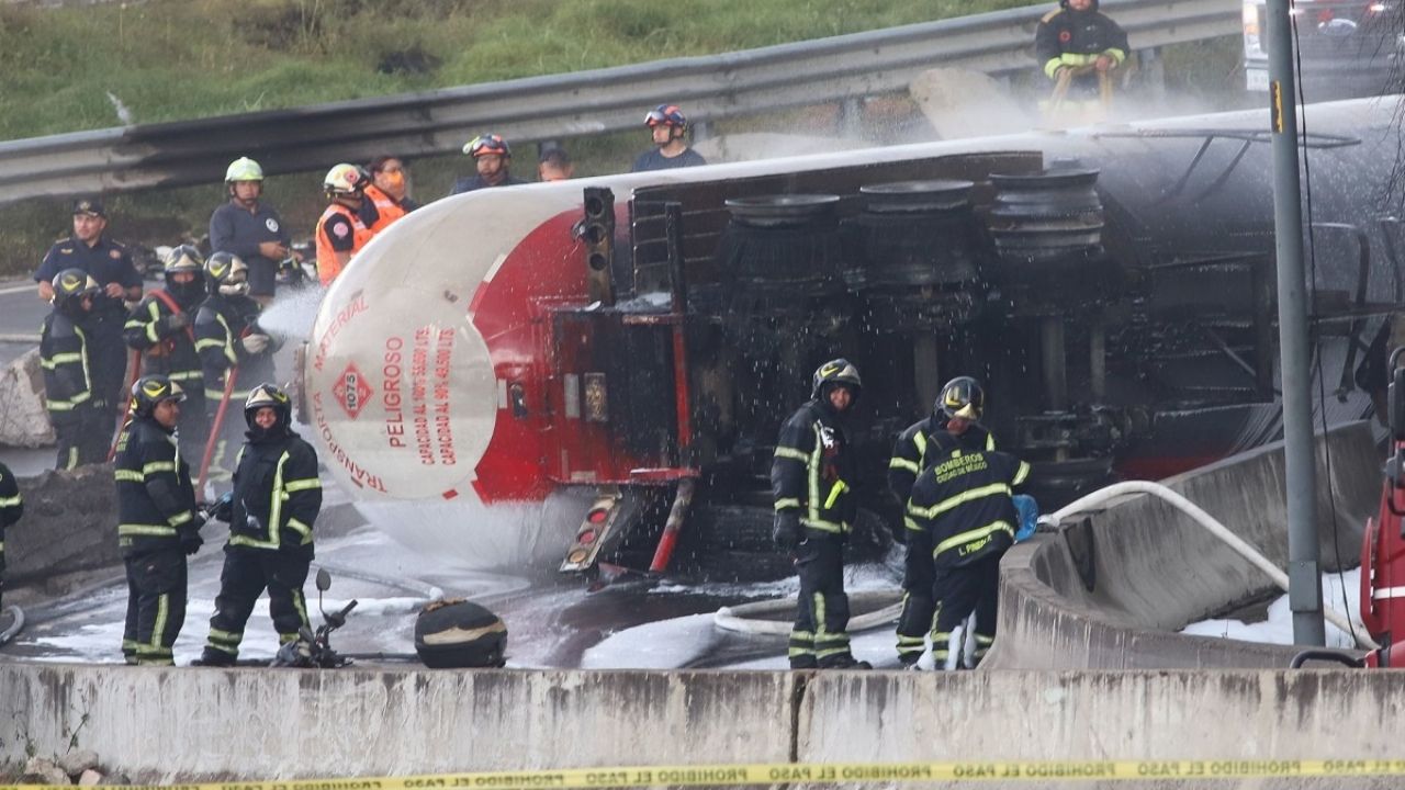 Sube a seis el número de muertos por explosión de pipa en Puente de la Concordia, Iztapalapa