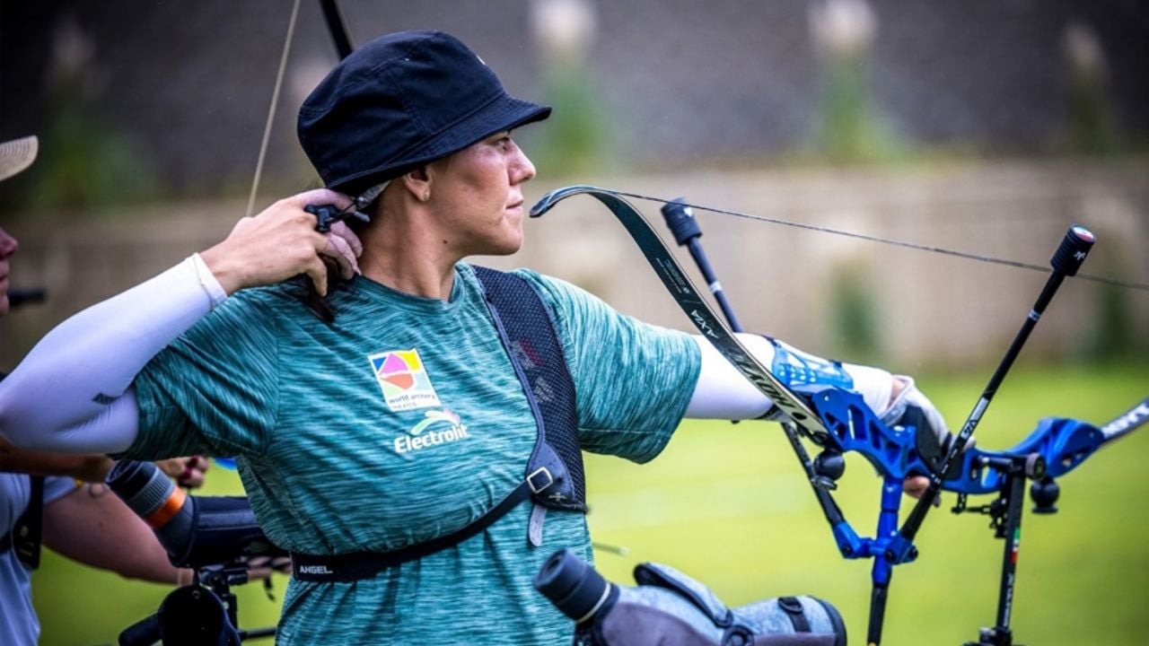 Alejandra Valencia avanza y se pone a una victoria de pelear por una medalla en el Mundial