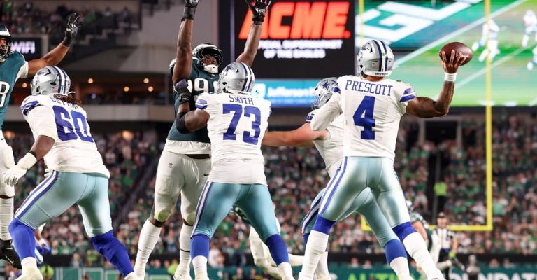 Prescott tuvo mucha presión ante los campeones