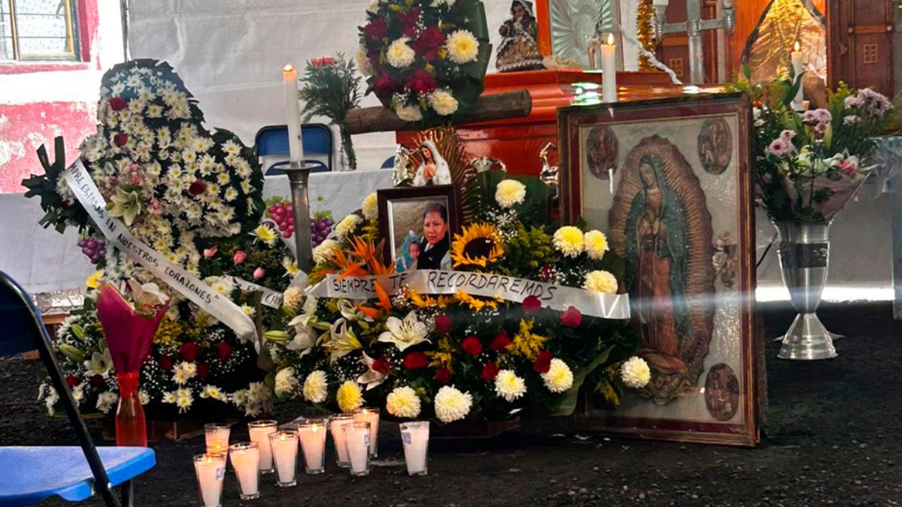 VIDEO: Dan el último adiós a Alicia Matías, abuelita que protegió a su nieta en explosión de pipa en Iztapalapa