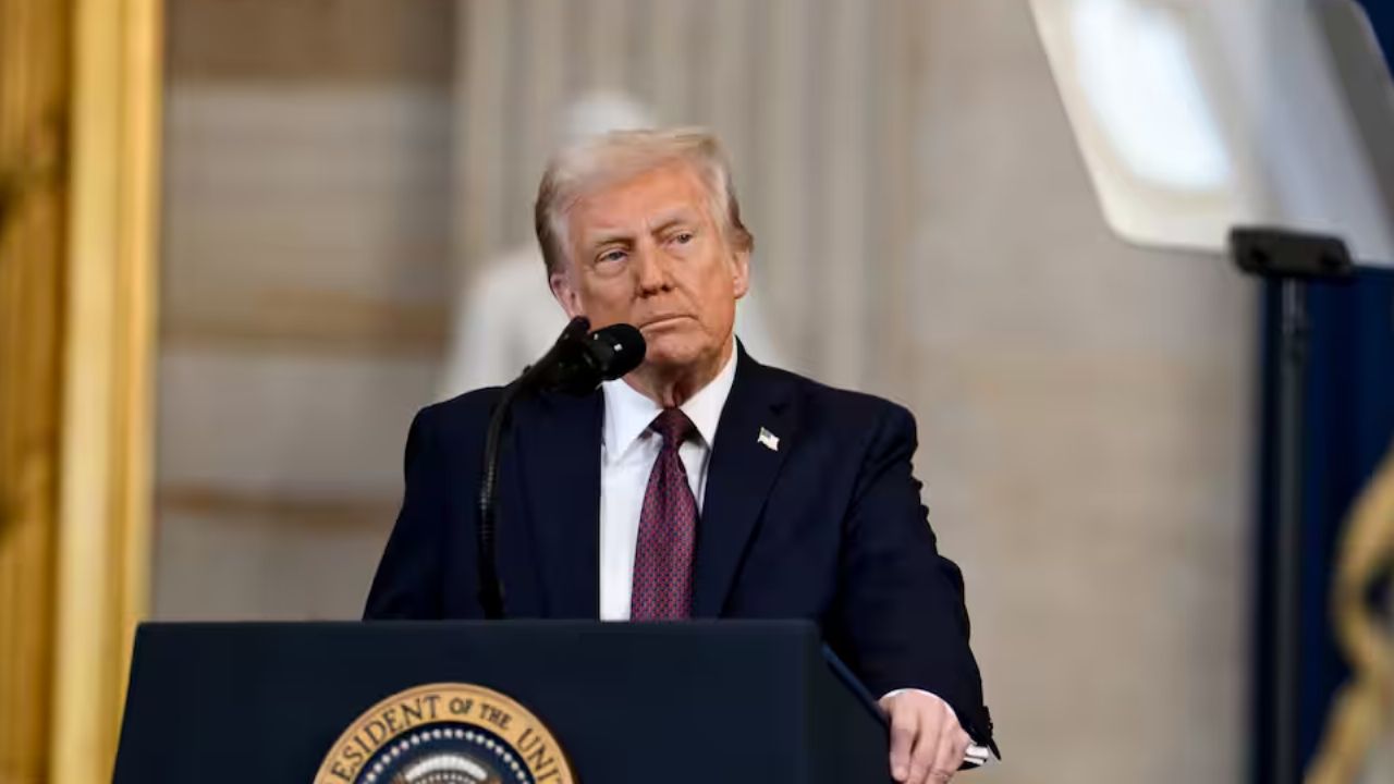 Trump afirma que desarmará ‘violentamente’ a Hamás tras celebrar alto al fuego