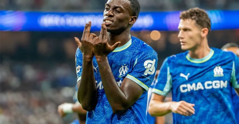 Weah puso al frente a los franceses