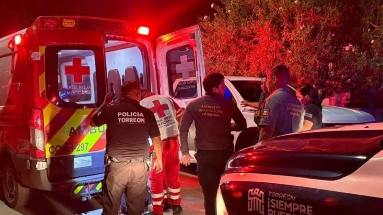 Con palos y una pistola de balines, un padre es brutalmente atacado por sus hijos en Torreón