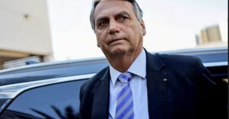 Bolsonaro es hospitalizado de urgencia por crisis de salud