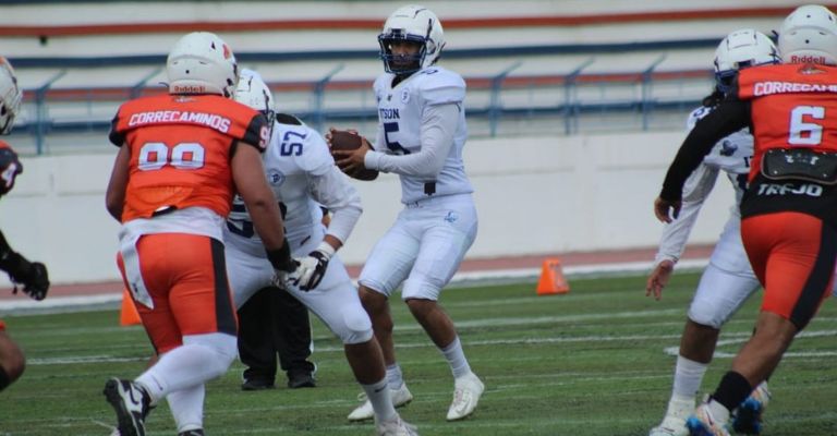 Amparano encabezó el ataque de los equinos