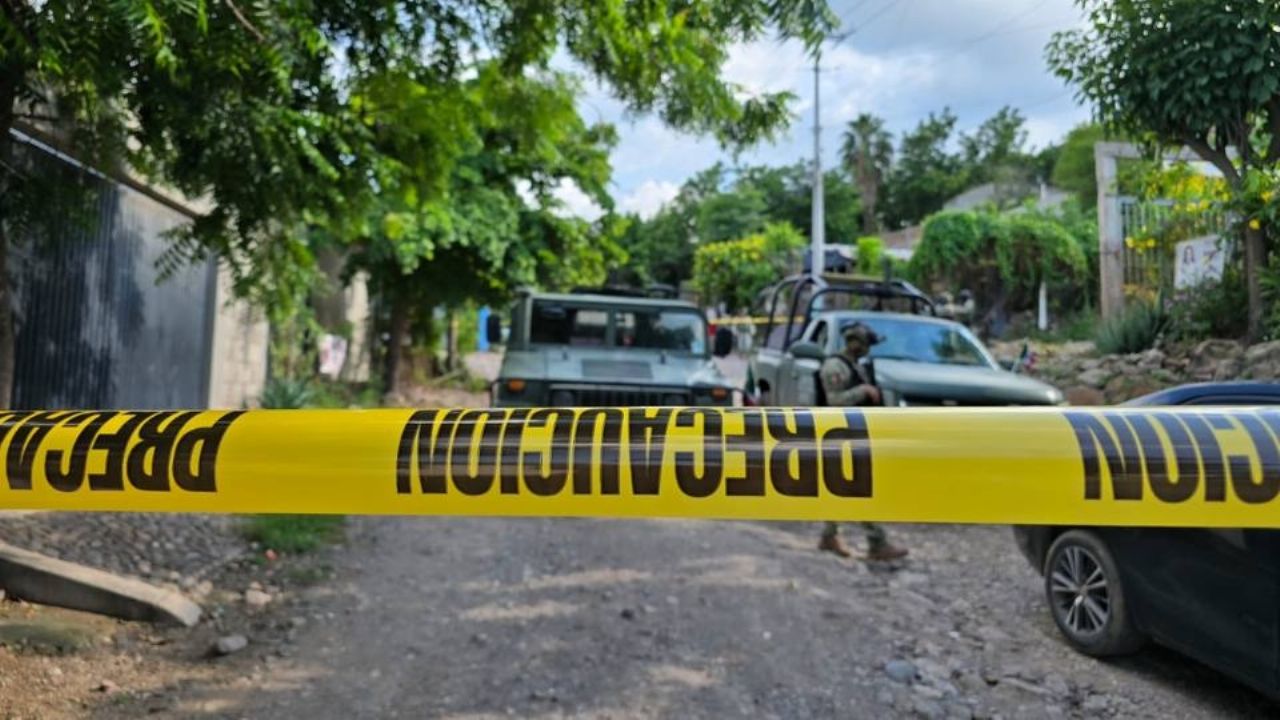 Violencia en Sinaloa: Lo ultiman a balazos en el patio de su casa al suroriente de Culiacán