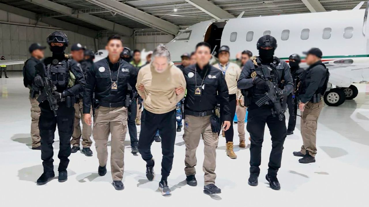 VIDEO: Bermúdez Requena será llevado al Altiplano; llega a Toluca y giran orden en su contra por crimen organizado y huachicol