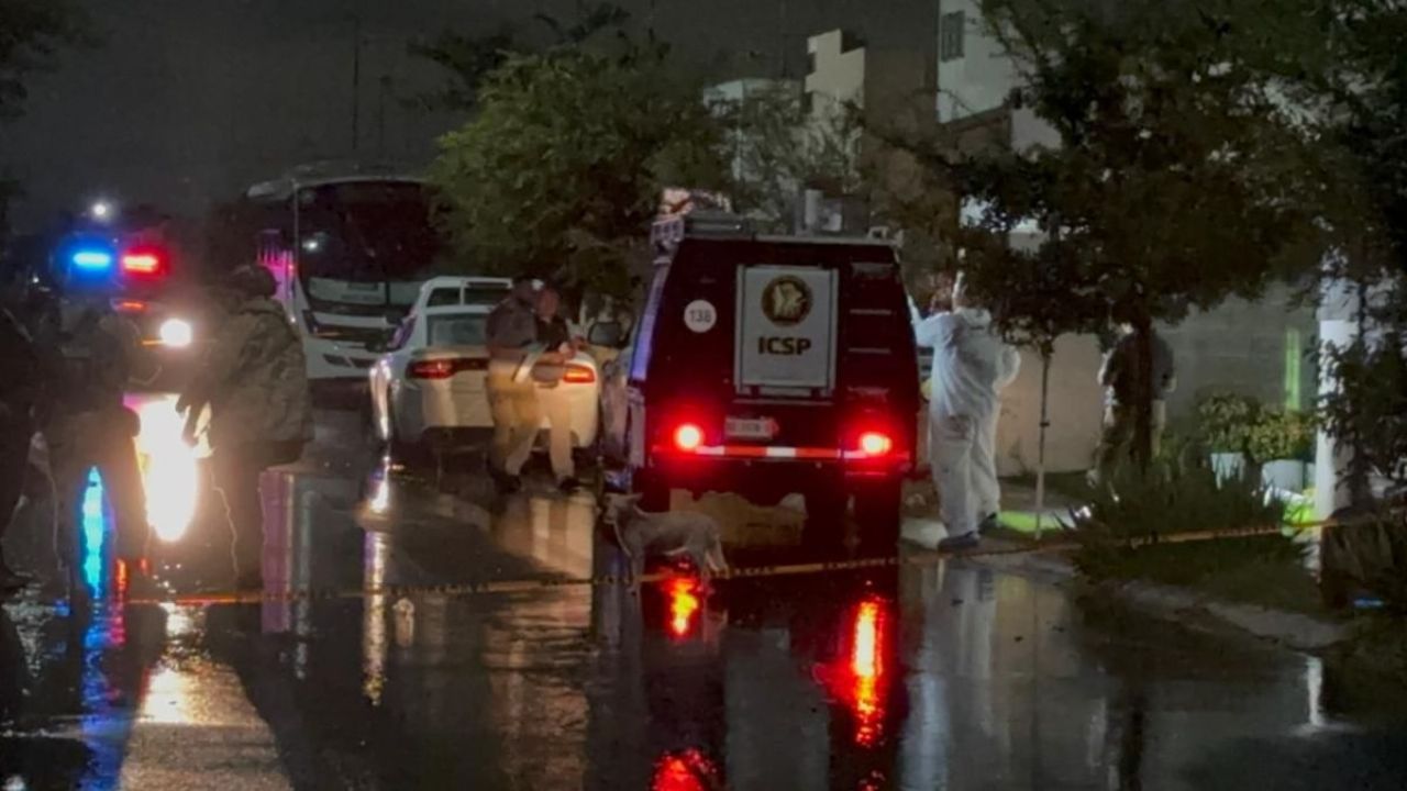 Noche violenta en Juárez, Nuevo León: Con un arma blanca, ejecutan a un masculino
