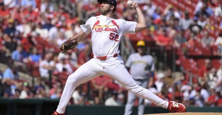 Liberatore mantuvo a raya a los Brewers