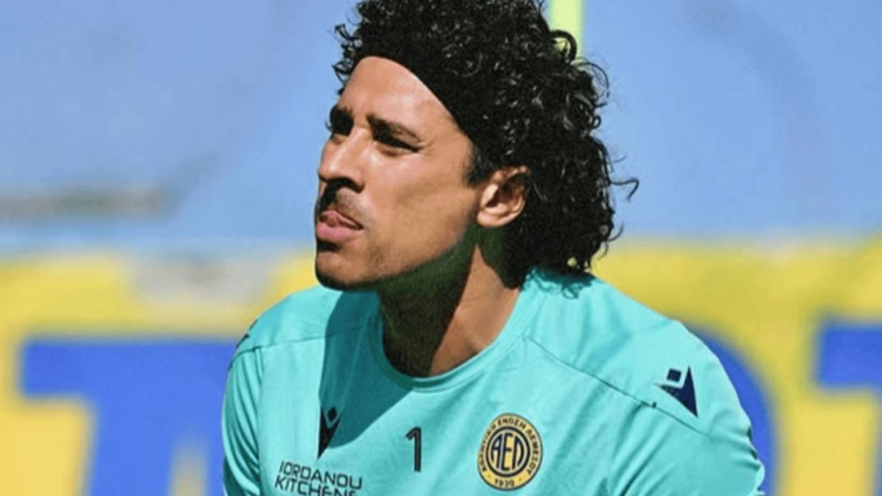 Pésimo debut para ‘Memo’ Ochoa con el AEL Limassol; fue goleado en su presentación en Chipre