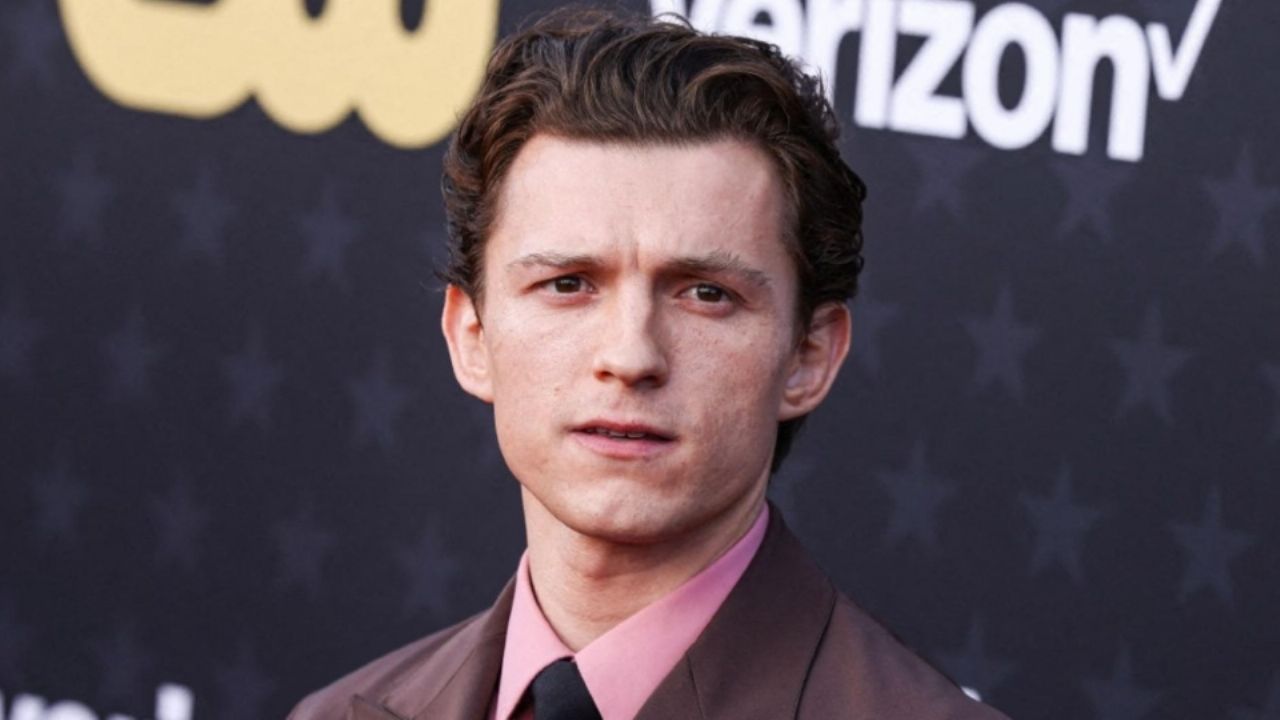 Tom Holland reaparece con Zendaya tras accidente en ‘Spider-Man 4’; sufrió una conmoción