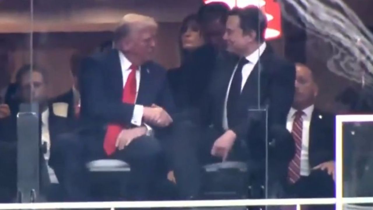 Trump y Elon Musk se dan la mano en reencuentro del funeral de Charlie Kirk