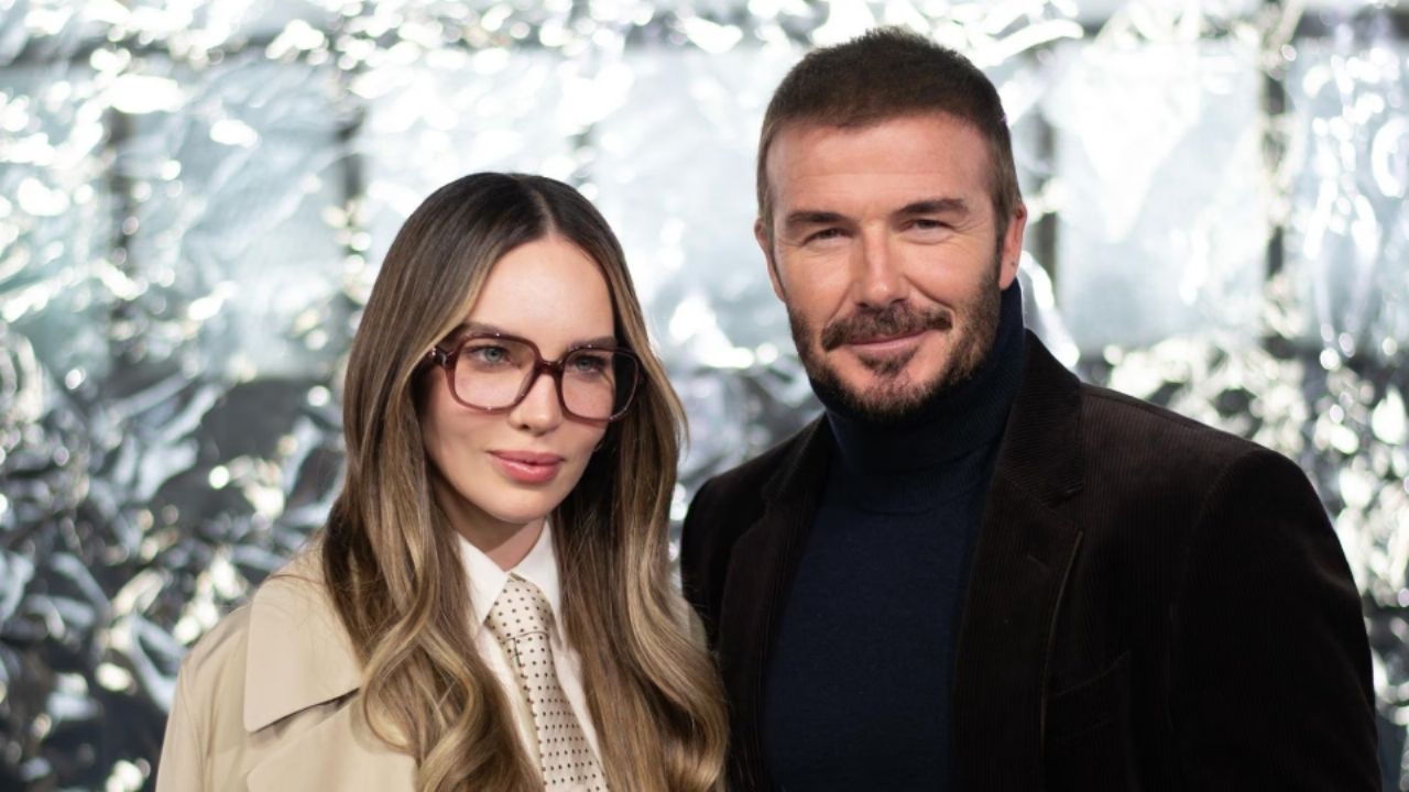 Ganando como siempre: Belinda posa junto a David Beckham en el desfile de moda en Milán