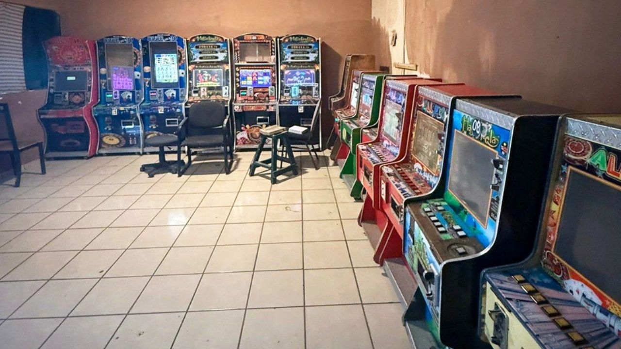 Desarticulan punto de juego ilegal en Hermosillo; aseguran 14 máquinas tragamonedas
