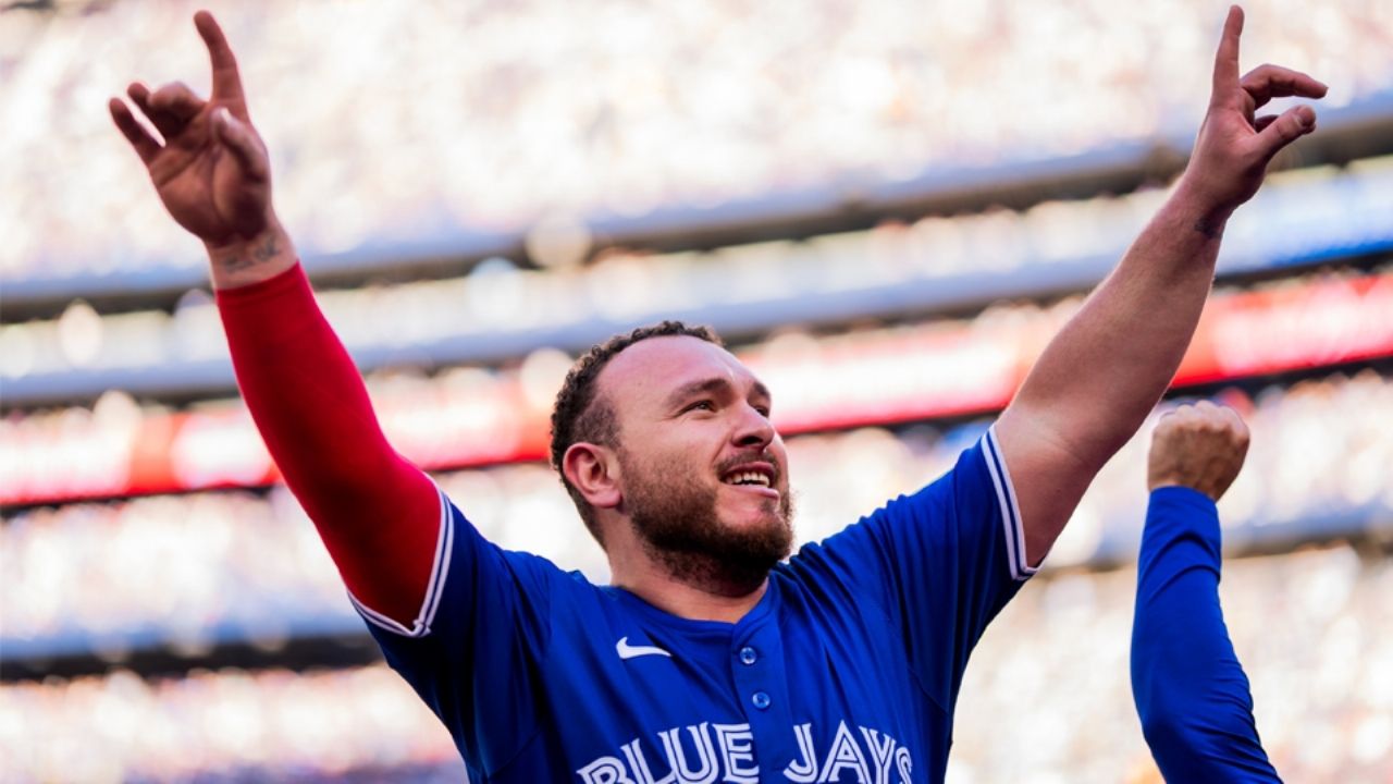 Alejandro Kirk se viste de héroe; Blue Jays vencen a los Rays y ganan el titulo divisional